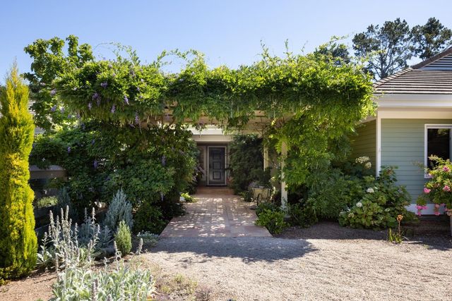 25 Miramonte Road, Carmel Valley, CA 93924
