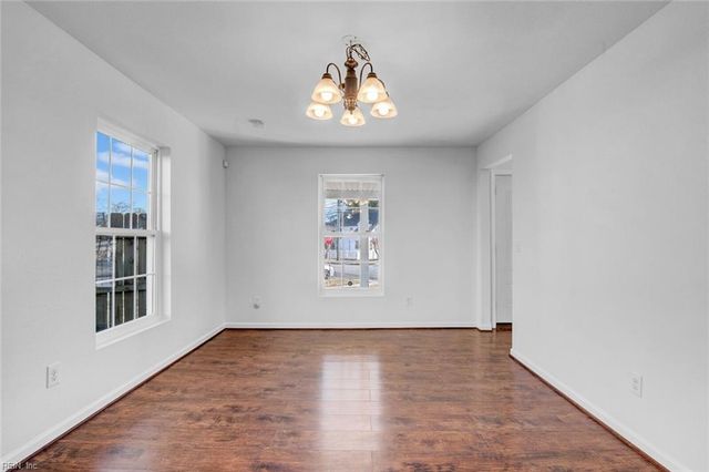 41 Aylwin RD, Portsmouth, VA 23702