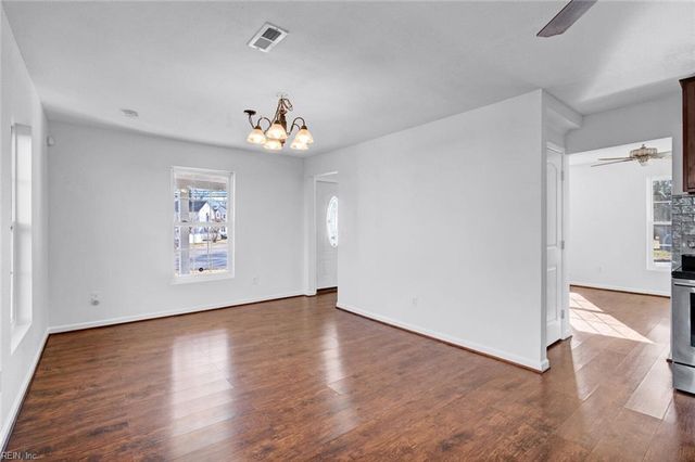 41 Aylwin RD, Portsmouth, VA 23702