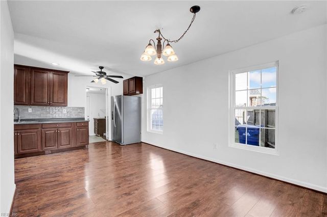 41 Aylwin RD, Portsmouth, VA 23702