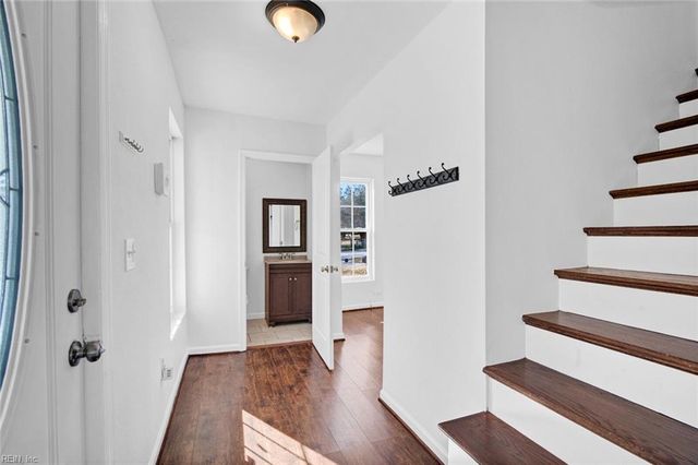 41 Aylwin RD, Portsmouth, VA 23702