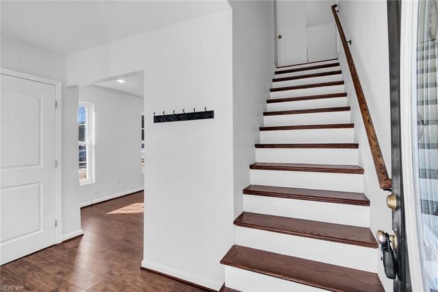 41 Aylwin RD, Portsmouth, VA 23702