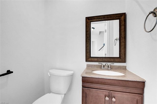 41 Aylwin RD, Portsmouth, VA 23702