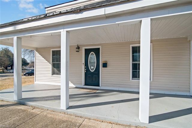 41 Aylwin RD, Portsmouth, VA 23702