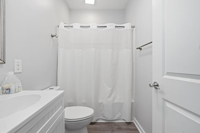 5748 Pilgrim Avenue C, Hanahan, SC 29410