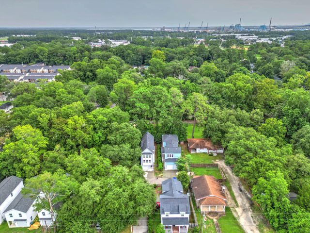 5748 Pilgrim Avenue C, Hanahan, SC 29410
