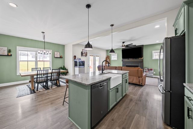 3904 Chapel Hill Rd, Clarksville, TN 37040