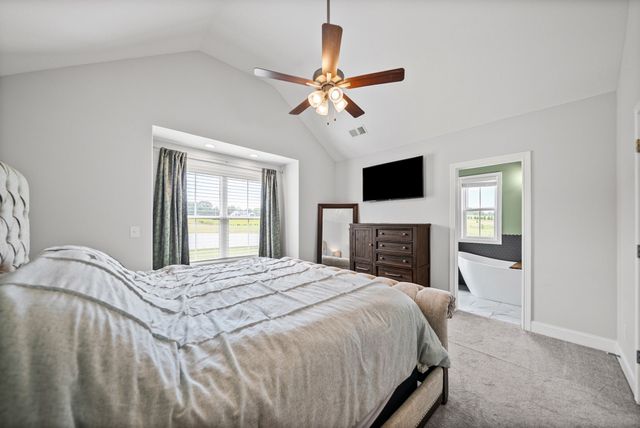3904 Chapel Hill Rd, Clarksville, TN 37040