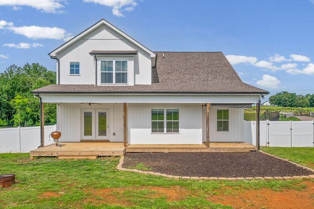 3904 Chapel Hill Rd, Clarksville, TN 37040
