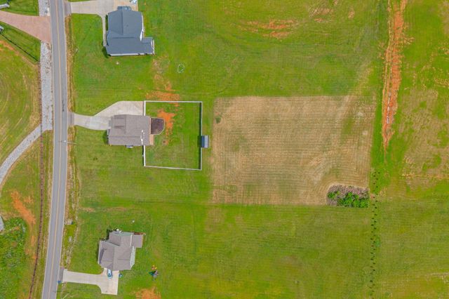 3904 Chapel Hill Rd, Clarksville, TN 37040