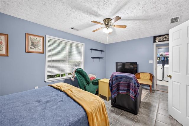 130 Creek Drive, Locust Grove, GA 30248
