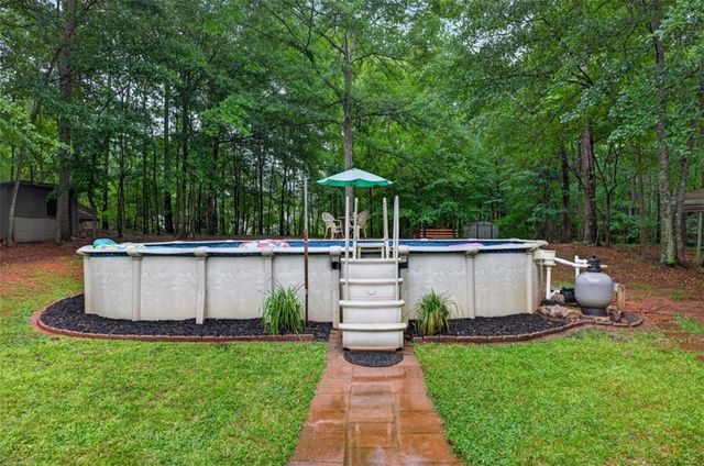 130 Creek Drive, Locust Grove, GA 30248