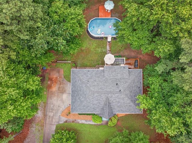 130 Creek Drive, Locust Grove, GA 30248