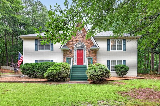 130 Creek Drive, Locust Grove, GA 30248