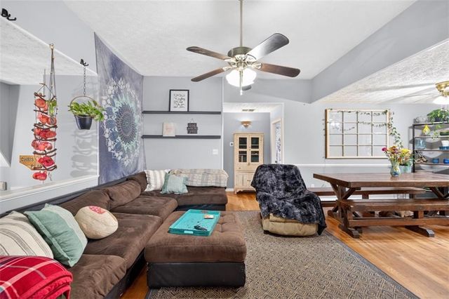 130 Creek Drive, Locust Grove, GA 30248