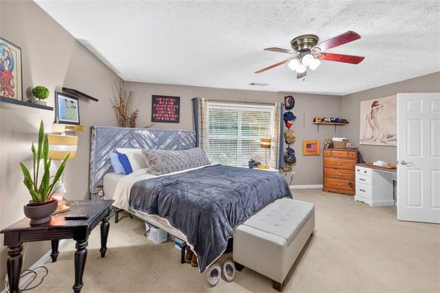 130 Creek Drive, Locust Grove, GA 30248