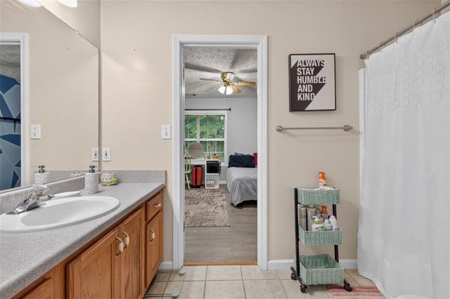 130 Creek Drive, Locust Grove, GA 30248