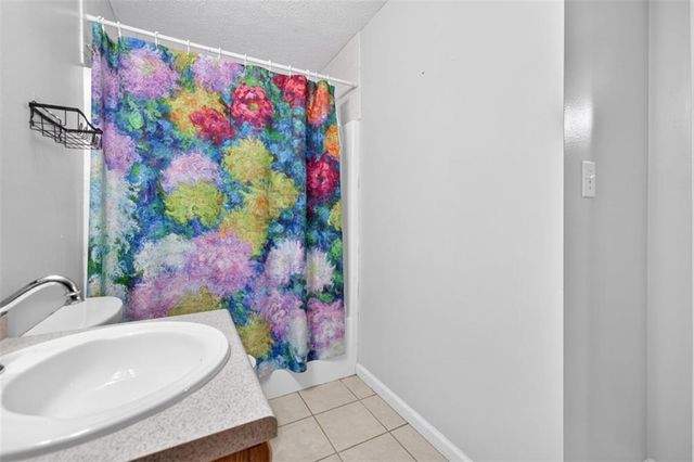 130 Creek Drive, Locust Grove, GA 30248