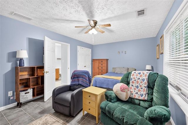 130 Creek Drive, Locust Grove, GA 30248