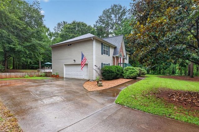 130 Creek Drive, Locust Grove, GA 30248