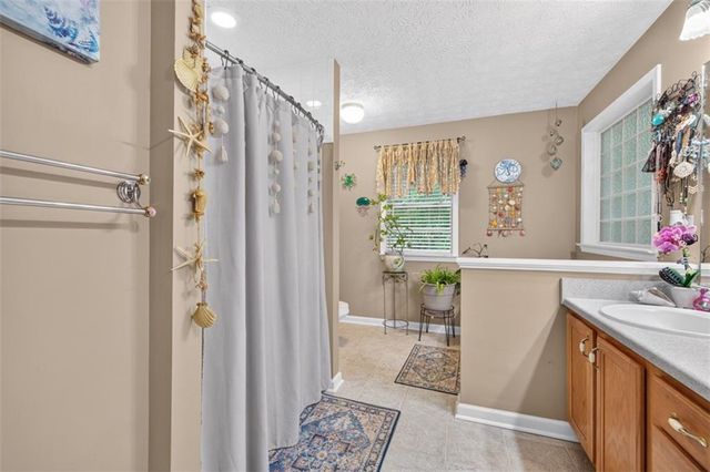 130 Creek Drive, Locust Grove, GA 30248