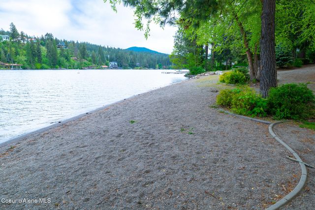 1506 S Riverside Harbor DR, Post Falls, ID 83854