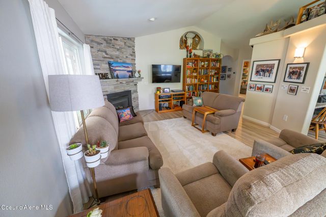 1506 S Riverside Harbor DR, Post Falls, ID 83854