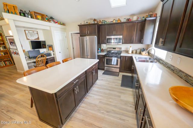 1506 S Riverside Harbor DR, Post Falls, ID 83854