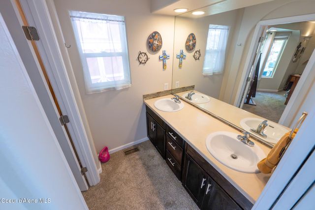 1506 S Riverside Harbor DR, Post Falls, ID 83854