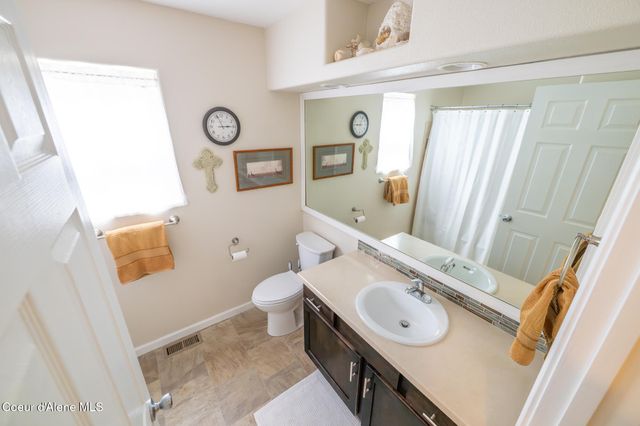 1506 S Riverside Harbor DR, Post Falls, ID 83854