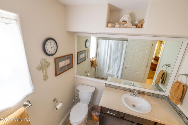 1506 S Riverside Harbor DR, Post Falls, ID 83854