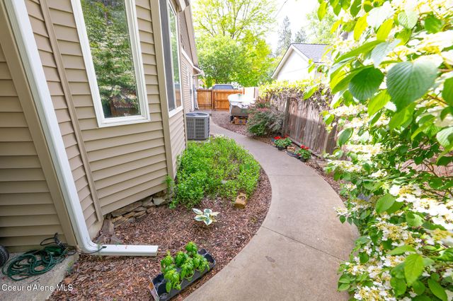 1506 S Riverside Harbor DR, Post Falls, ID 83854