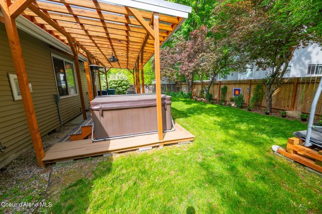 1506 S Riverside Harbor DR, Post Falls, ID 83854