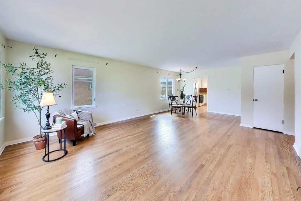 427 Holly Court, Villa Park, IL 60181 — photo 4