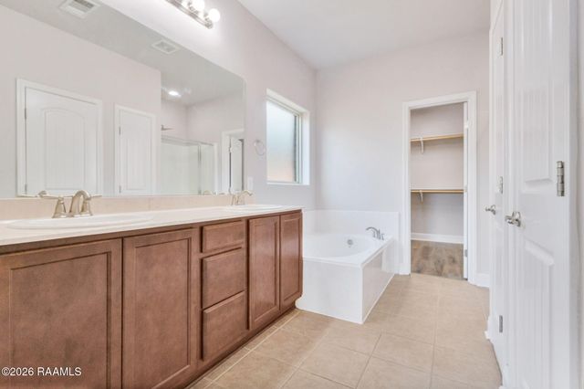 214 Forest Grove Drive, Youngsville, LA 70592