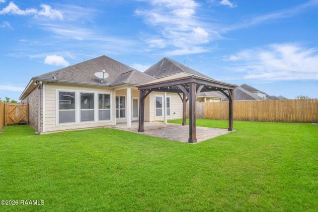 214 Forest Grove Drive, Youngsville, LA 70592