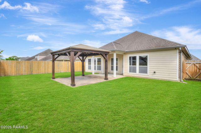 214 Forest Grove Drive, Youngsville, LA 70592
