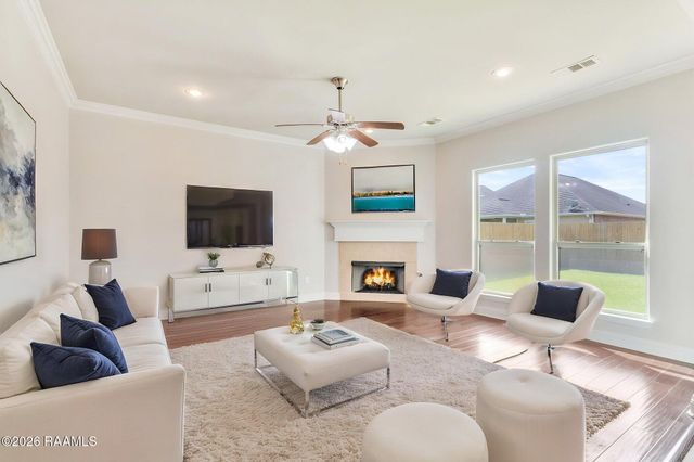 214 Forest Grove Drive, Youngsville, LA 70592