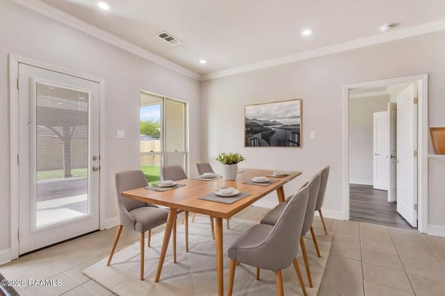 214 Forest Grove Drive, Youngsville, LA 70592