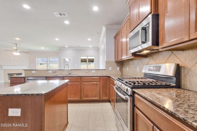 214 Forest Grove Drive, Youngsville, LA 70592