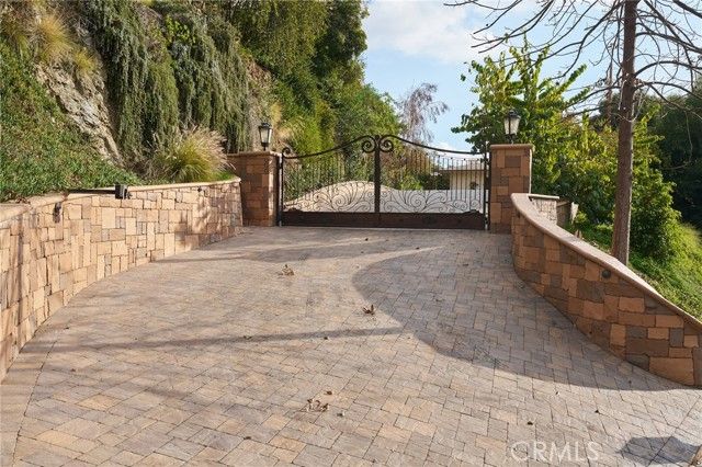 1752 Thurber Place, Burbank, CA 91501