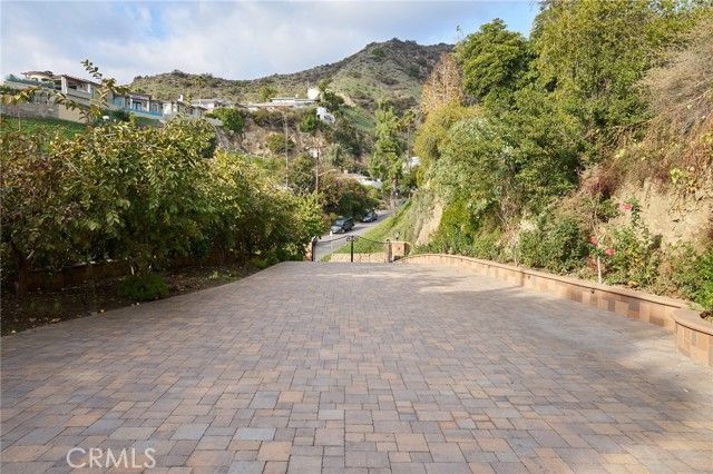 1752 Thurber Place, Burbank, CA 91501