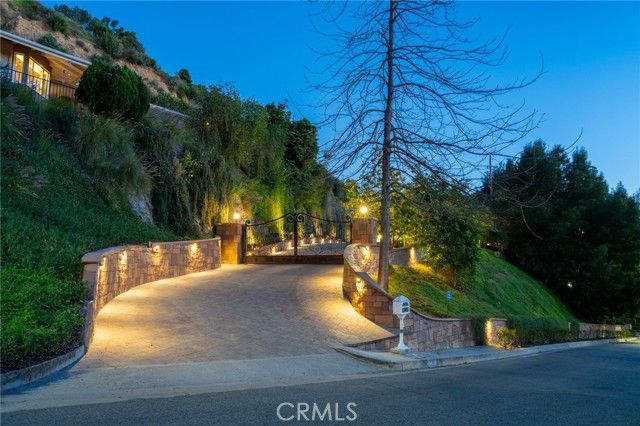 1752 Thurber Place, Burbank, CA 91501