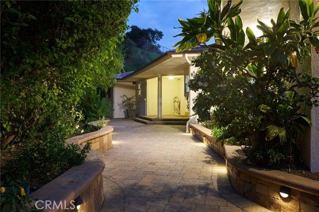 1752 Thurber Place, Burbank, CA 91501