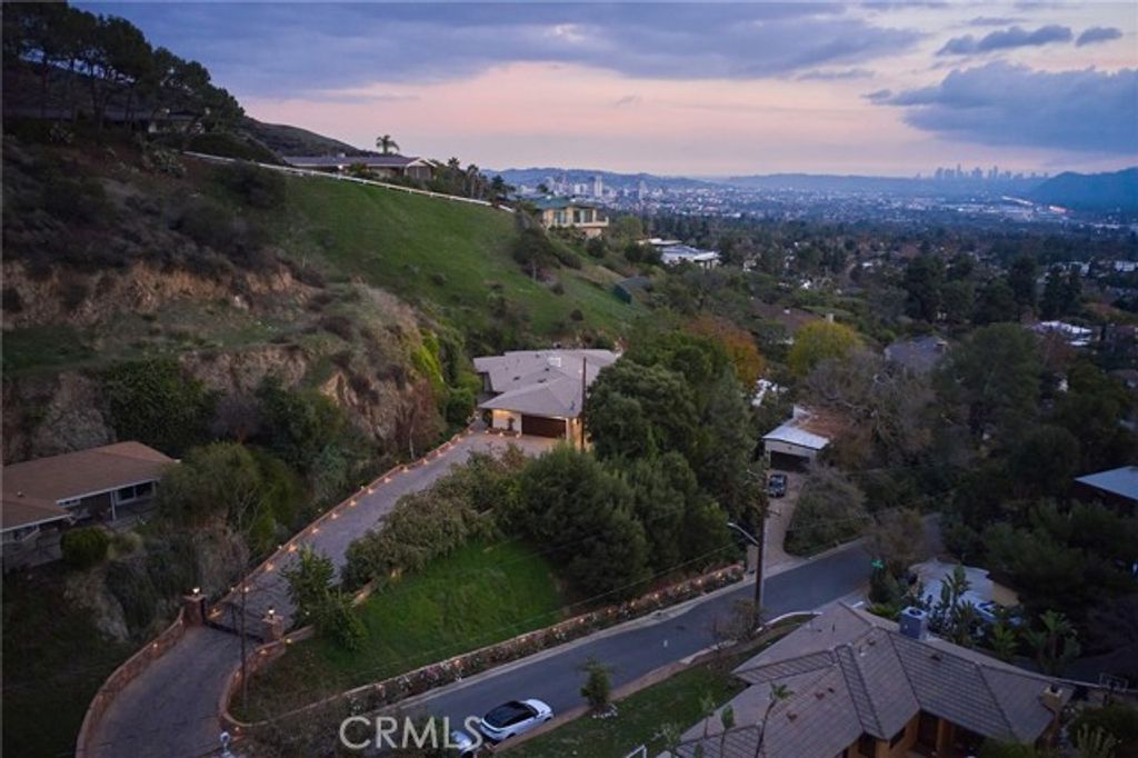 1752 Thurber Place, Burbank, CA 91501