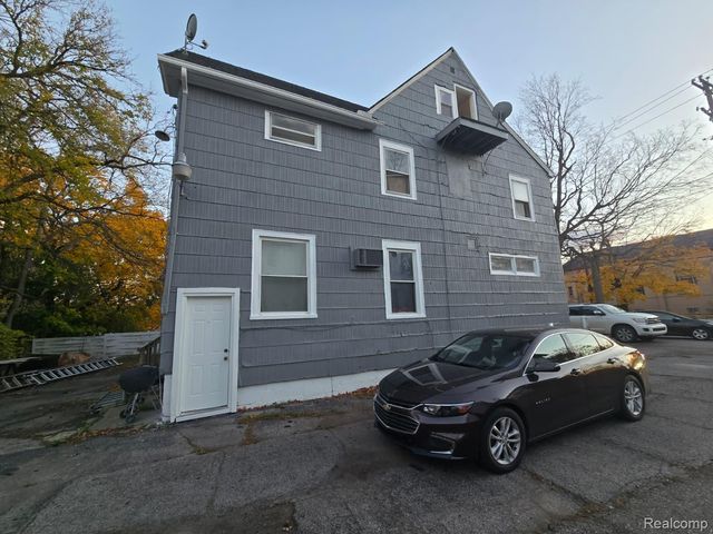 903 E Court Street, Flint, MI 48503