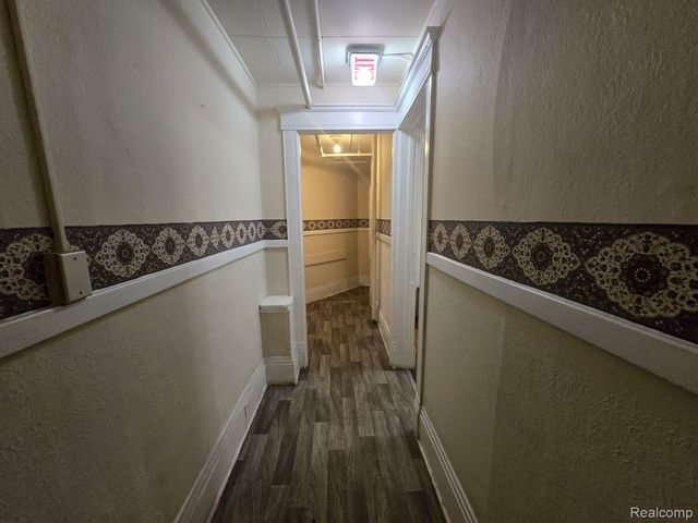 903 E Court Street, Flint, MI 48503