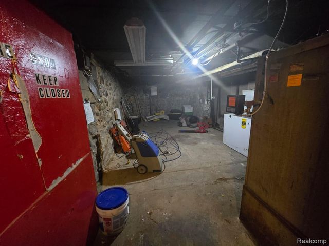 903 E Court Street, Flint, MI 48503