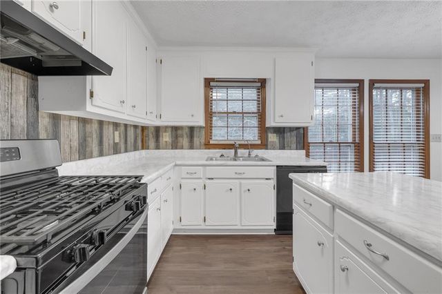 2729 Cheatham NW Court, Acworth, GA 30101