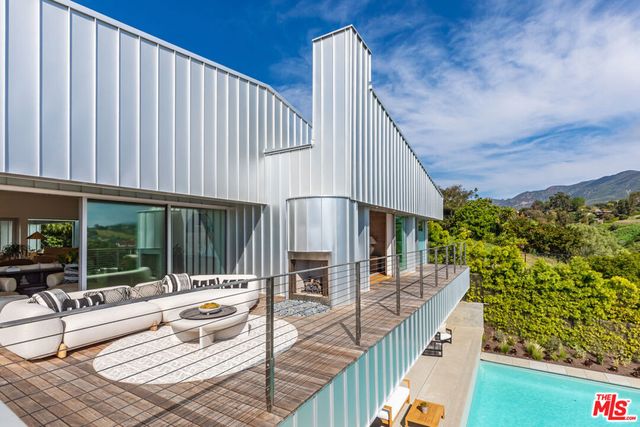 5932 Busch Drive, Malibu, CA 90265